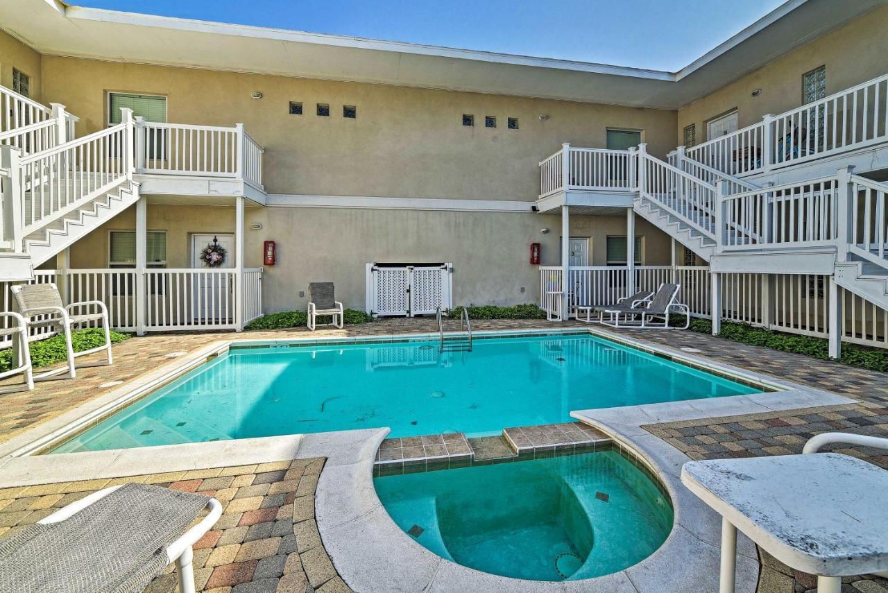 Modern Island Condo With Pool Steps To The Beach! South Padre Island Exteriör bild